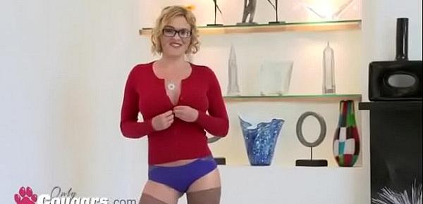  Mary Puts On Her Favorite Sexy Lingerie